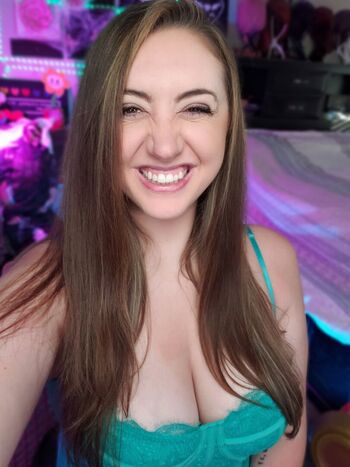 Emidivergent leaked private photo uncensored HD quality