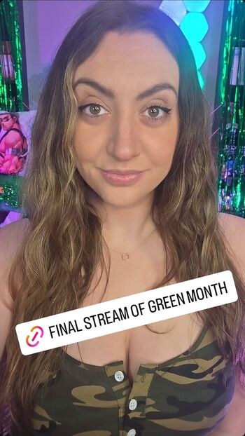 Emidivergent leaked private photo uncensored HD quality