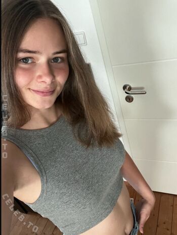 Emiliy dreams  page leaked private photo uncensored HD quality
