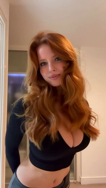 Emily deyt aysage  page leaked private photo uncensored HD quality