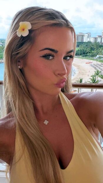 Emily elizabeth  page leaked private photo uncensored HD quality