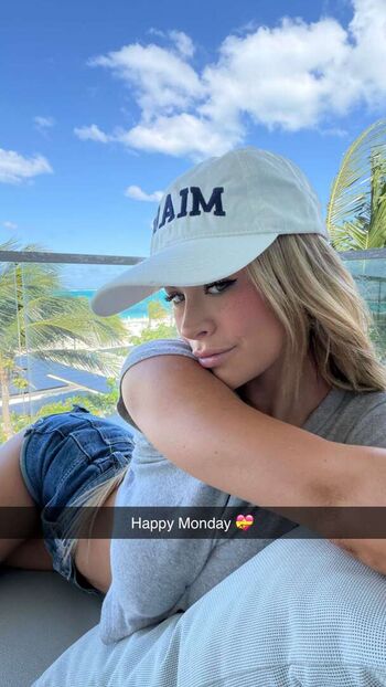 Emily elizabeth  page leaked private photo uncensored HD quality