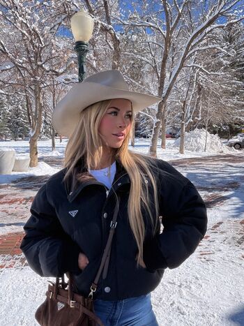 Emily elizabeth  page leaked private photo uncensored HD quality