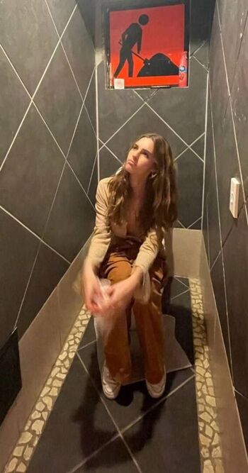 Emily feld  page leaked private photo uncensored HD quality