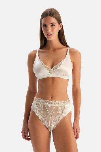 Emily feld  page leaked private photo uncensored HD quality