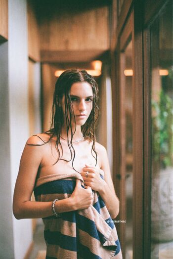 Emily feld  page leaked private photo uncensored HD quality