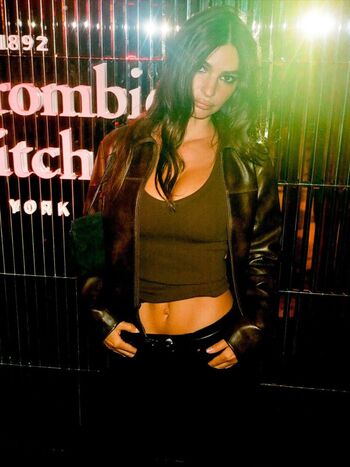 Emily ratajkowski  page leaked private photo uncensored HD quality