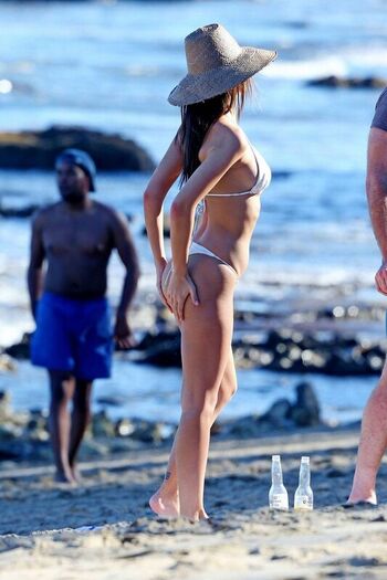 Emily ratajkowski  page leaked private photo uncensored HD quality