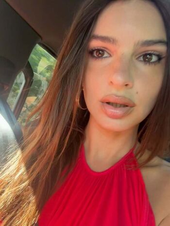 Emily ratajkowski  page leaked private photo uncensored HD quality