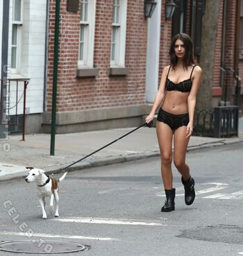 Emily ratajkowski  page leaked private photo uncensored HD quality