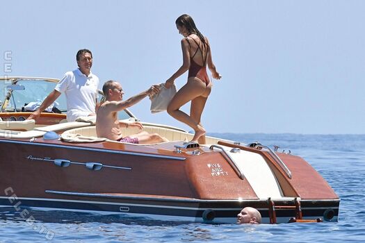 Emily ratajkowski  page leaked private photo uncensored HD quality
