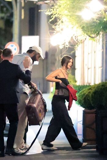 Emily ratajkowski  page leaked private photo uncensored HD quality