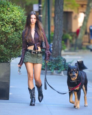 Emily ratajkowski  page leaked private photo uncensored HD quality