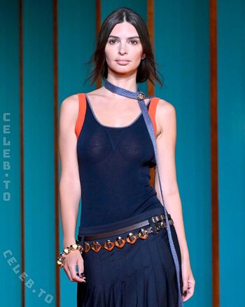 Emily ratajkowski  page leaked private photo uncensored HD quality