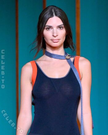 Emily ratajkowski  page leaked private photo uncensored HD quality