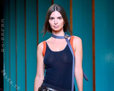 Emily ratajkowski  page leaked private photo uncensored HD quality