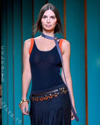 Emily ratajkowski  page leaked private photo uncensored HD quality