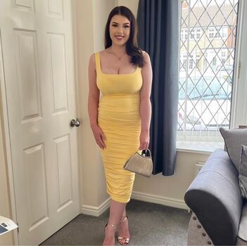 Emilyeasson leaked private photo uncensored HD quality