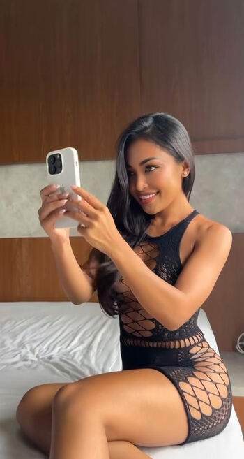 Erzabelx leaked private photo uncensored HD quality