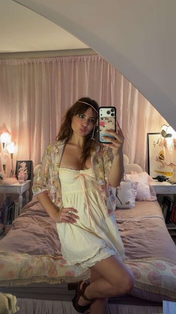 Ester dobrik page leaked private photo uncensored HD quality