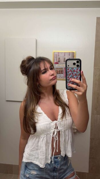 Ester dobrik page leaked private photo uncensored HD quality