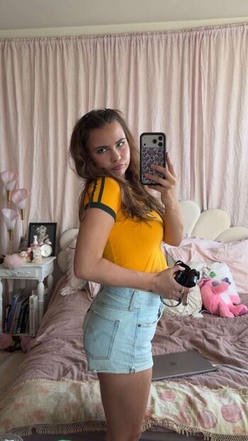 Ester dobrik leaked private photo uncensored HD quality