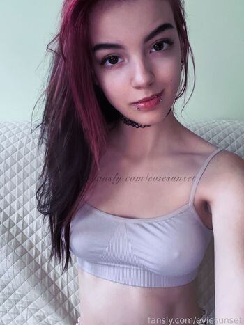 Eviesunset  page leaked private photo uncensored HD quality