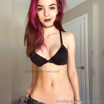Eviesunset leaked private photo uncensored HD quality