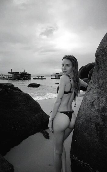 Fernanda schneider  page leaked private photo uncensored HD quality