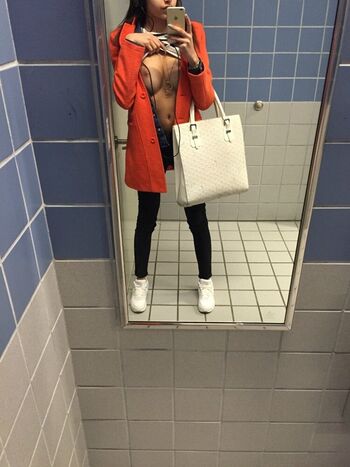 Frenchkissthepvssy leaked private photo uncensored HD quality