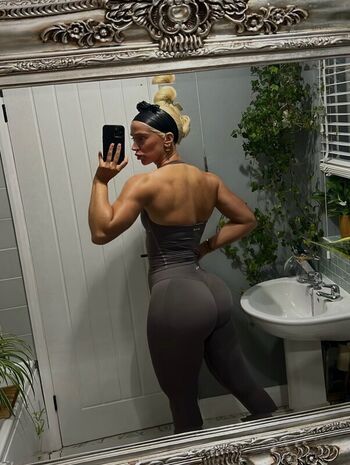 Gym booty bubble butts leaked private photo uncensored HD quality