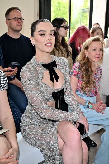 Hailee steinfeld leaked private photo uncensored HD quality