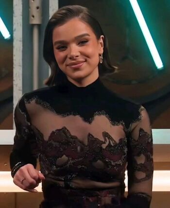 Hailee steinfeld leaked private photo uncensored HD quality