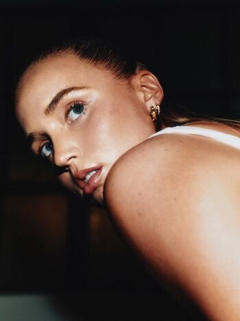 Hailey van lith page leaked private photo uncensored HD quality