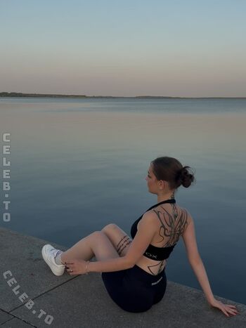 Hannahluisienne page leaked private photo uncensored HD quality