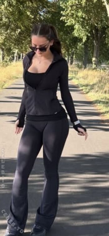 Hannahluisienne leaked private photo uncensored HD quality