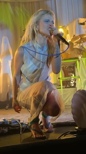 Hayley williams page leaked private photo uncensored HD quality