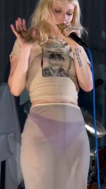 Hayley williams page leaked private photo uncensored HD quality