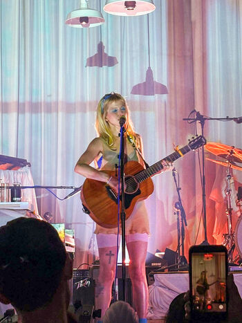 Hayley williams page leaked private photo uncensored HD quality