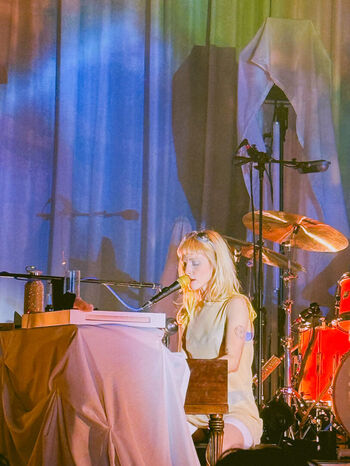 Hayley williams page leaked private photo uncensored HD quality