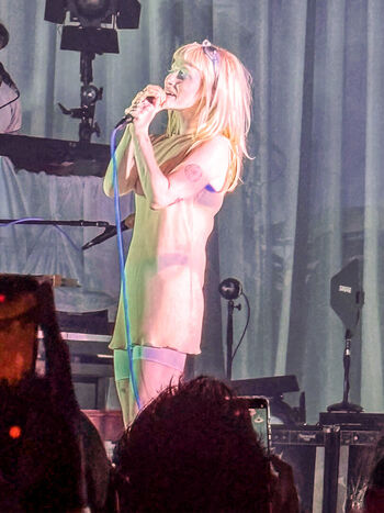 Hayley williams page leaked private photo uncensored HD quality