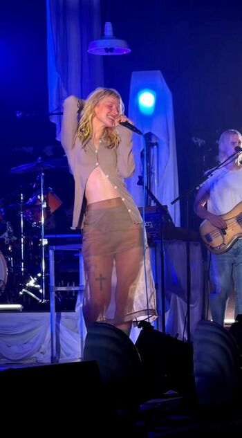 Hayley williams page leaked private photo uncensored HD quality