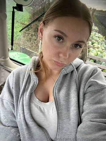 Heiligejulia leaked private photo uncensored HD quality