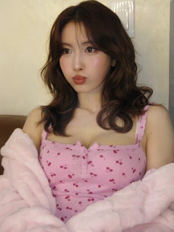 Hirai momo page leaked private photo uncensored HD quality