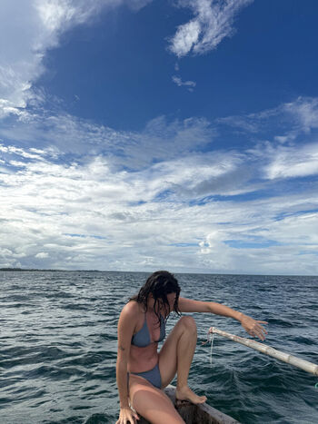 Hitchhikercourtney leaked private photo uncensored HD quality