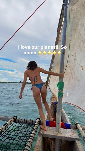 Hitchhikercourtney leaked private photo uncensored HD quality