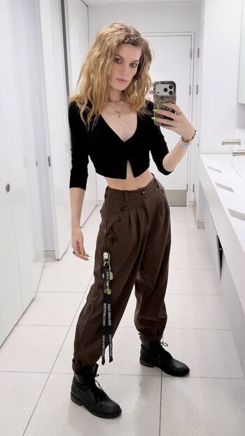 Hollie bennett leaked private photo uncensored HD quality