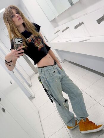 Hollie bennett leaked private photo uncensored HD quality