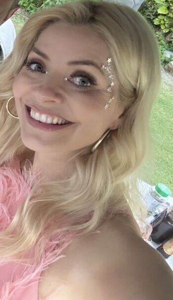 Holly willoughby page leaked private photo uncensored HD quality