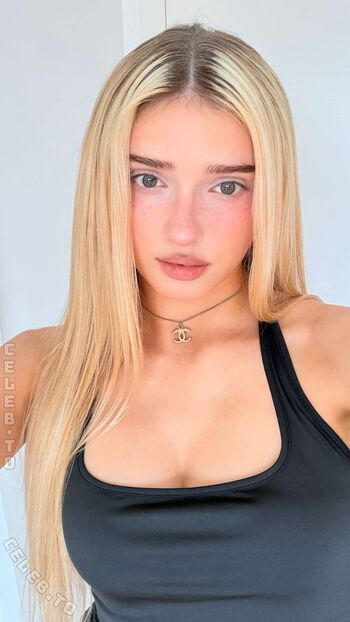 Honeypuu  page leaked private photo uncensored HD quality
